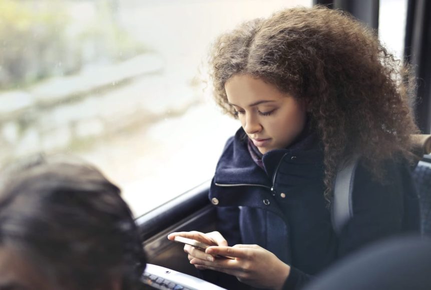 Digital detox : pourquoi s'éloigner de son quotidien fait tant de bien à l'esprit